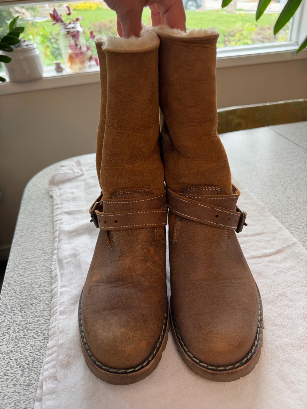 Roots Tribe leather and shearling boots, like new.